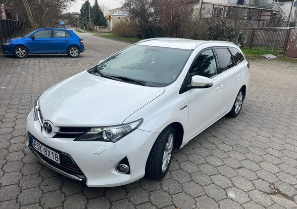 Toyota Auris cena 34900 przebieg: 380000, rok produkcji 2013 z Margonin małe 11